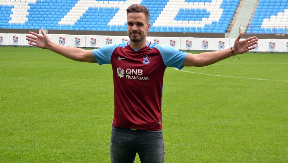 Trabzonspor'un yeni transferi imzayı attı ! - Resim : 1