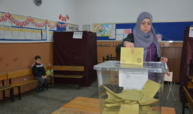 Türkiye vatandaşı olan Suriyeliler oy kullandı - Resim : 1