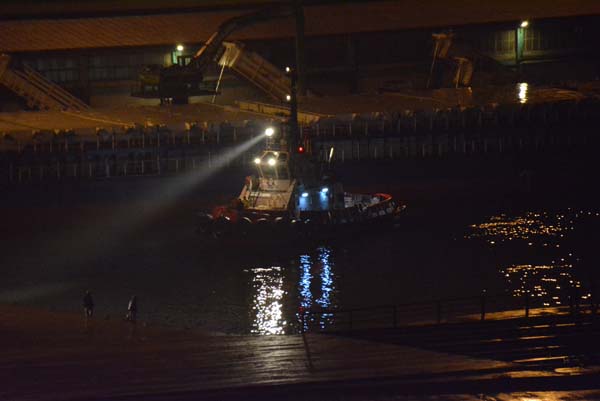 Balıkesir'de otomobil limandan denize düştü - Resim : 1