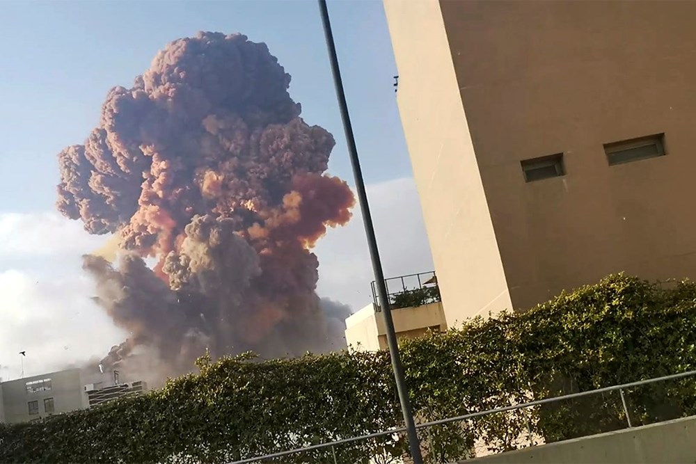 Beyrut'ta şiddetli patlama: Çok sayıda ölü ve yaralı var - Resim : 2