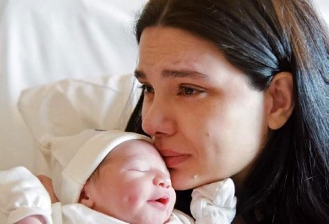 Tolgahan Sayışman ve Almeda Abazi'nin bebeği ameliyata alındı - Resim : 2