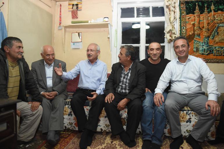 Kılıçdaroğlu köy evinde iftar yaptı - Resim : 1