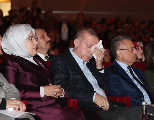 Cumhurbaşkanı Erdoğan'ın zor anları... Gözyaşlarını tutamadı - Resim : 1