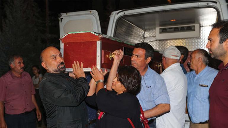 HDP'li Tuğluk'un annesinin cenazesine saldırı ! - Resim : 2