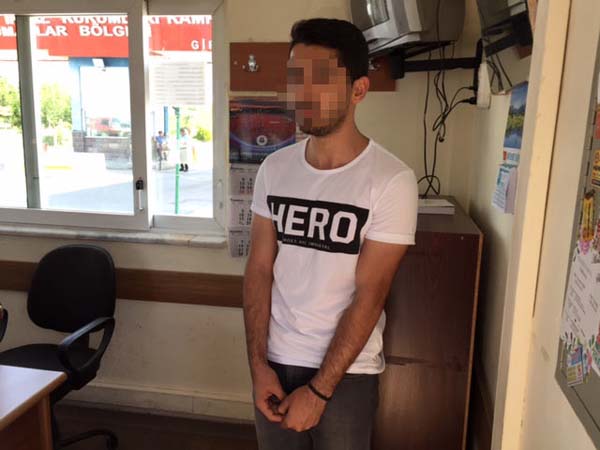 Ankara'da skandal ! Hero tişörtüyle yakalandı - Resim : 2