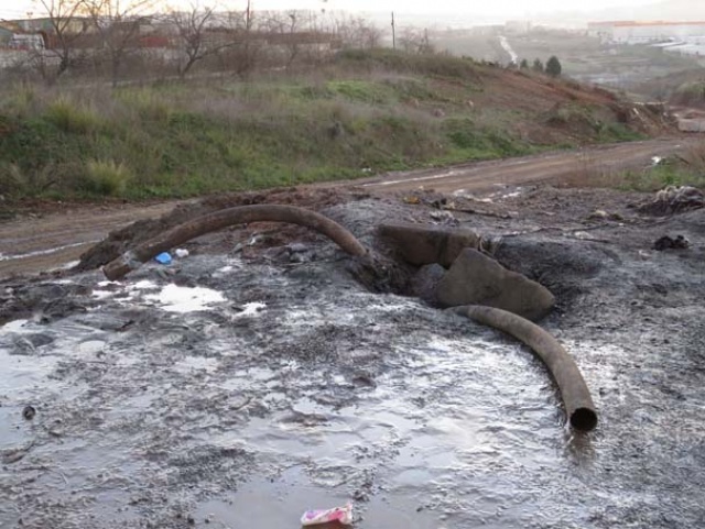 İstanbul'da panik yaratan kokunun kaynağı görüntülendi - Resim : 2