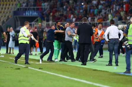 Vardar - Fenerbahçe maçından sonra kavga - Resim : 2
