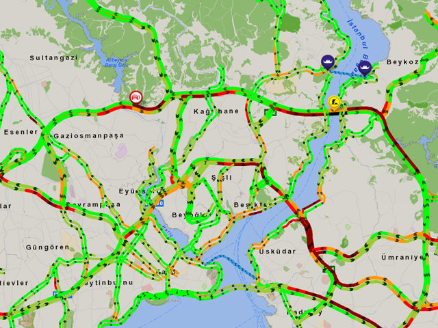 İstanbul'da peş peşe kaza ! Trafik felç oldu - Resim : 1