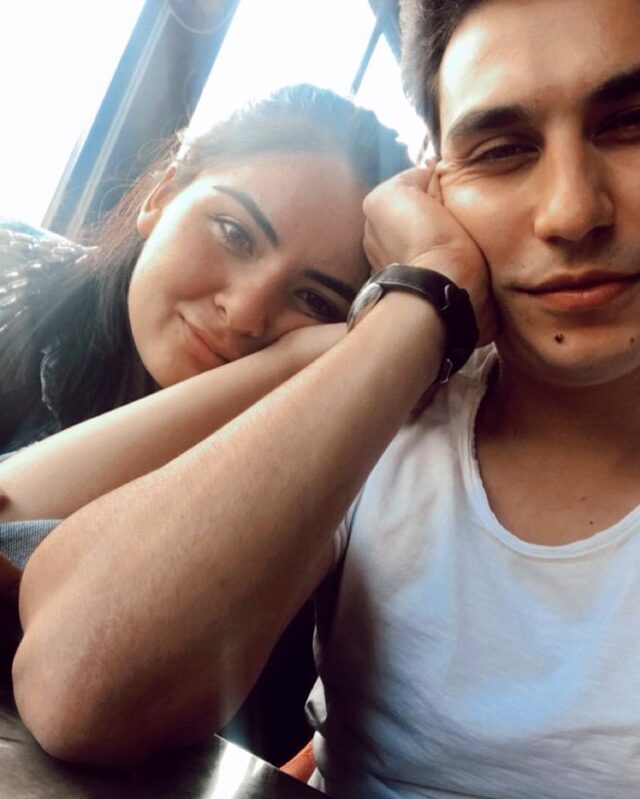 Fenomen gelin adayı Hanife'yi topa tuttular ! - Resim : 3