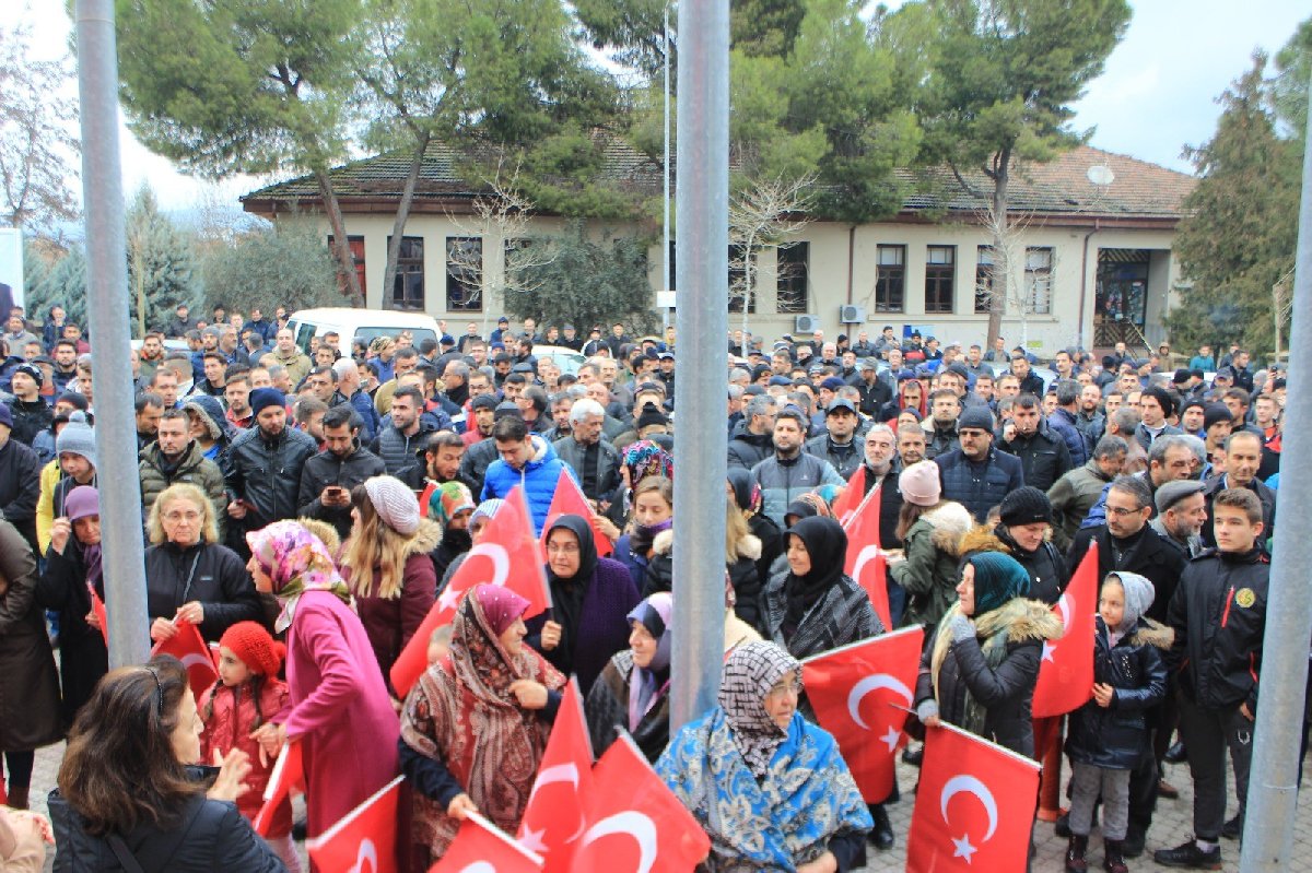 AK Partili başkan için yüzlerce kişi toplandı - Resim : 1