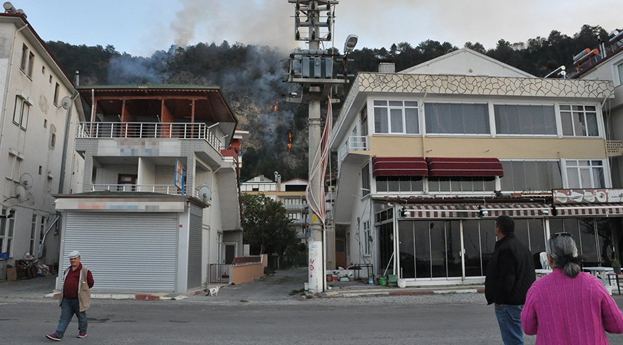 Bartın'da orman yangını: Evler boşaltıldı - Resim : 1