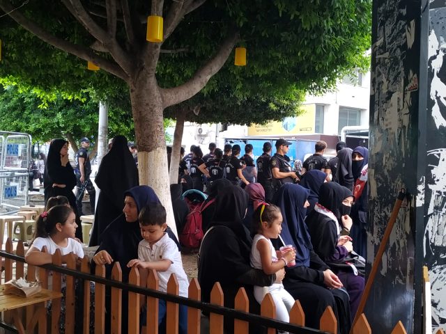 Adliye önünde Alparslan Kuytul için Kur-an okudular - Resim : 2