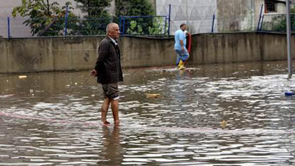 Sağanak yağış Marmara'yı olumsuz etkiledi - Resim : 2