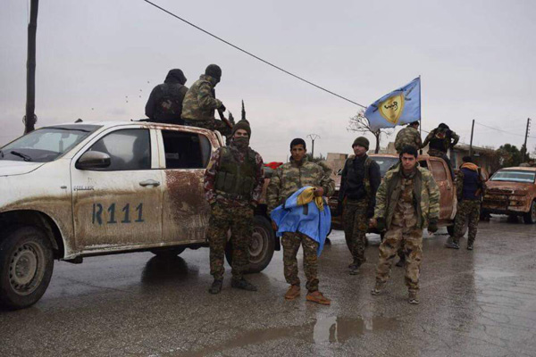 YPG'li teröristlerin konvoyu böyle görüntülendi - Resim : 2