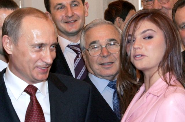 Putin'in sevgilisi ikiz bebek doğurdu iddiası - Resim : 1