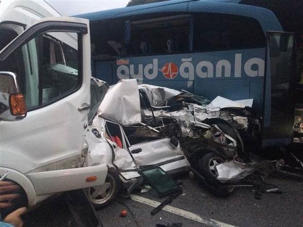 Bursa'da büyük kaza: Ölü ve yaralılar var - Resim : 4