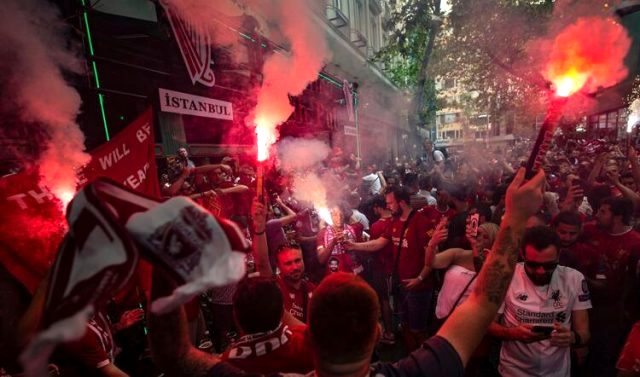 Süper Kupa öncesi Taksim'de cam bardak yasağı ! - Resim : 1
