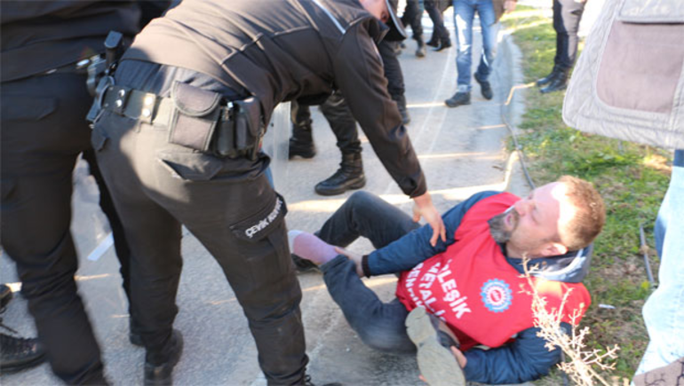Ankara'ya yürümek isteyen işçilere müdahale: 33 gözaltı - Resim : 1