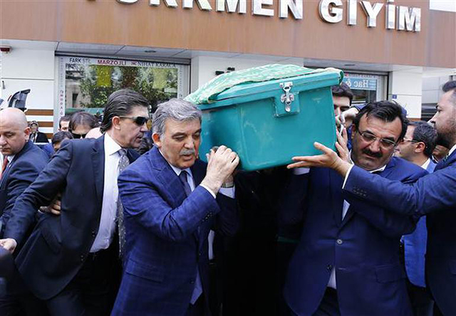 11. Cumhurbaşkanı Gül'ün babası son yolculuğuna uğurlandı - Resim : 1