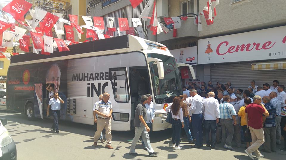 CHP'li vekil Tekin ''İnce'' İzmir'de turlarına başladı - Resim : 2