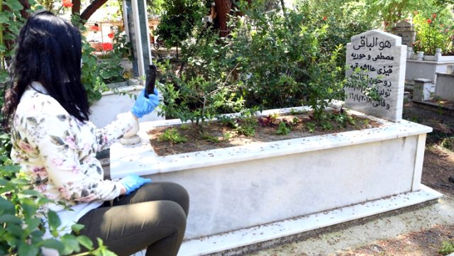 Ölüm yıl dönümünde annesini görüntülü aramayla andı - Resim : 2