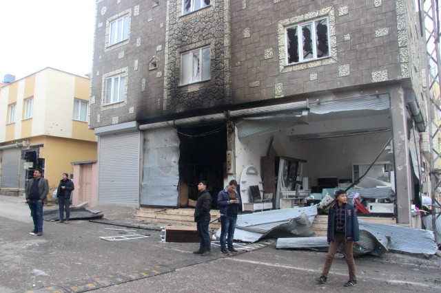 PYD'nin hedef aldığı Kilis'teki tahribat gündüz gözüyle görüntülendi - Resim : 1