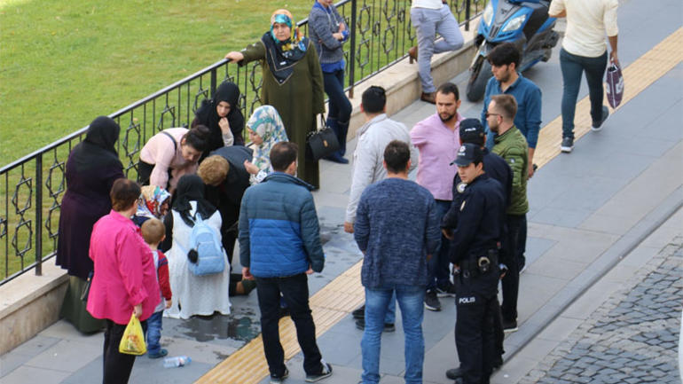 Taciz iddiası anneye sinir krizi geçirtti - Resim : 1