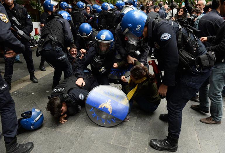 Ankara'da polis kafeleri boşaltıyor ! - Resim : 4