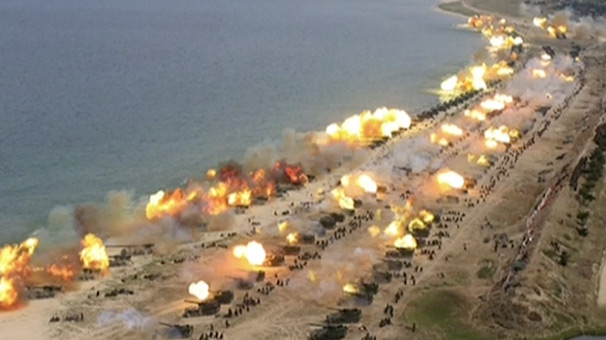 Kuzey Kore'den dev gövde gösterisi - Resim : 1