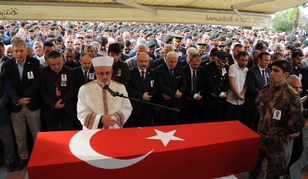 Şehit cenazesinde dikkat çeken ayet - Resim : 3