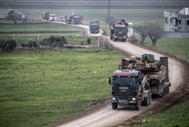 100 araçlık konvoy Suriye sınırına gitti - Resim : 1