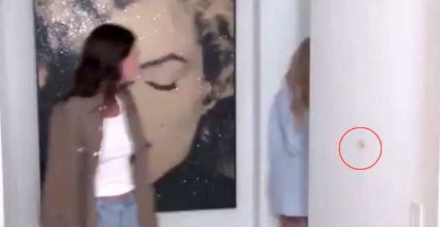 Kim Kardashian ablasından yediği tokat sonrası makyaj duvara sıçradı - Resim : 1