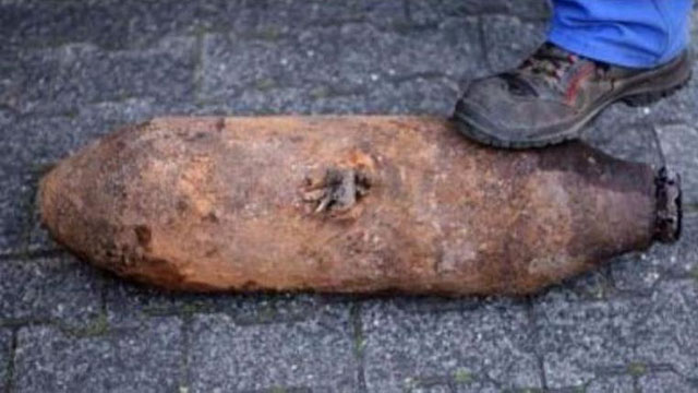 Stuttgart'ın antrenman sahasında bomba bulundu - Resim : 1