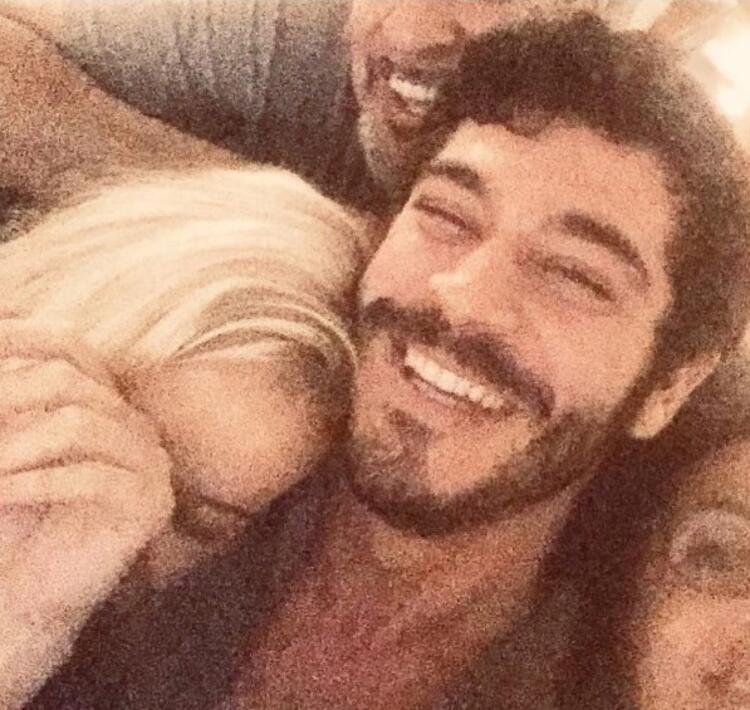 Burak Deniz aşkını ilan etti: Enfes bir geceden sıcacık bir an - Resim : 1