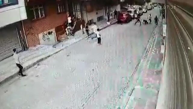 Anne, oğluna saldıranlara kurşun yağdırdı - Resim : 1