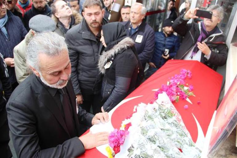 Şampiyon dansçı Cem Demir toprağa verildi - Resim : 1