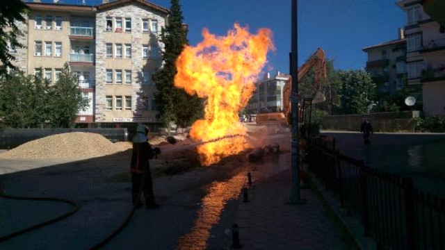 Ankara'da doğalgaz boru hattında yangın  - Resim : 1