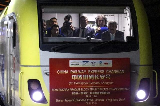 Tarihi anlar ! Çin'den gelen tren Marmaray'dan geçti - Resim : 2